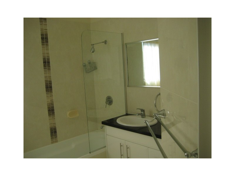 16 Nexus Close, Edens Landing QLD 4207