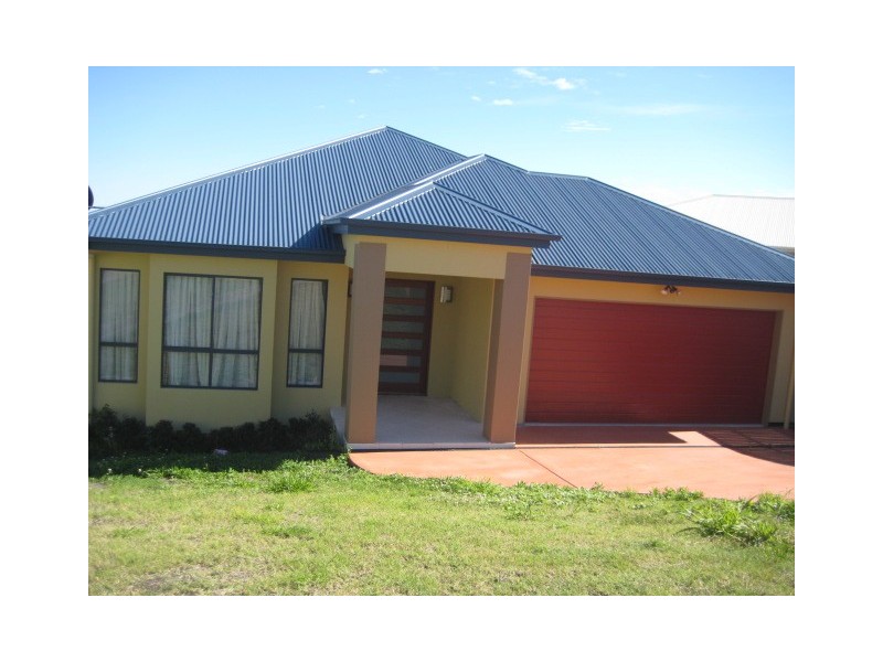 16 Nexus Close, Edens Landing QLD 4207