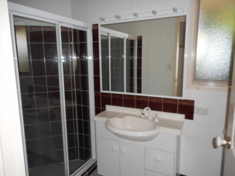 10 Tavuzzi Tce, Edens Landing QLD 4207