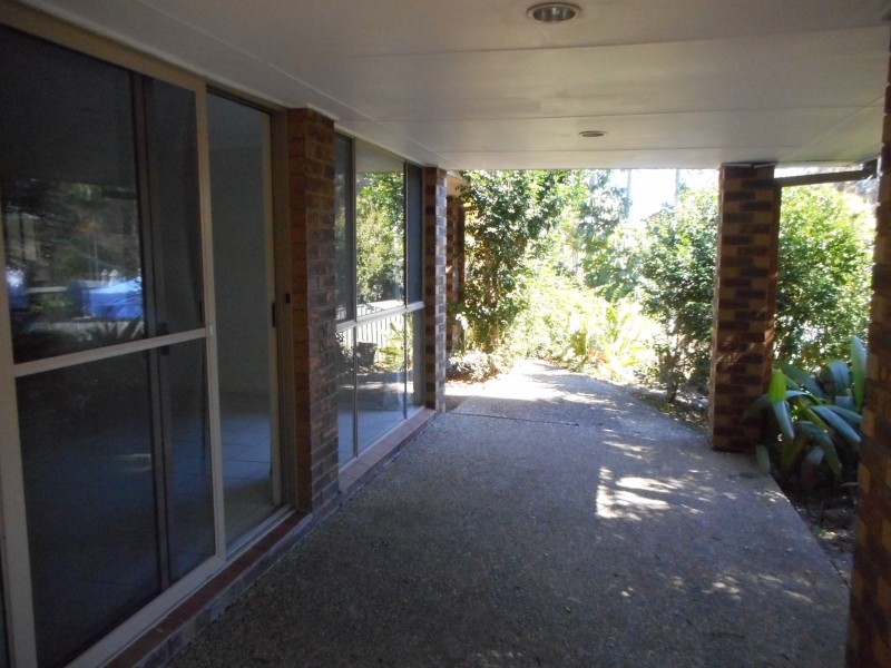 10 Tavuzzi Tce, Edens Landing QLD 4207