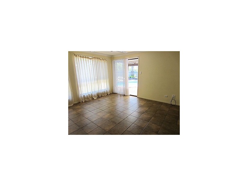 30 Yorkshire Cres, Mount Warren Park QLD 4207