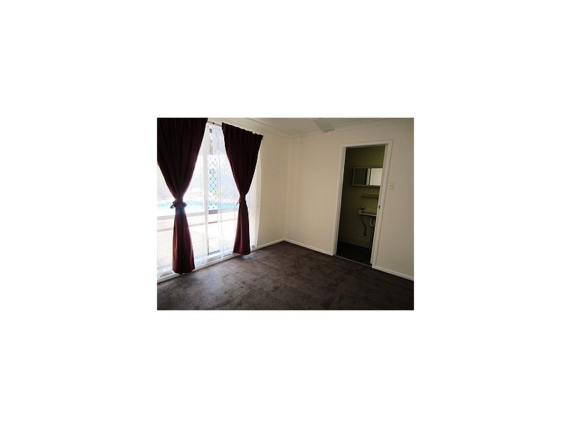 30 Yorkshire Cres, Mount Warren Park QLD 4207