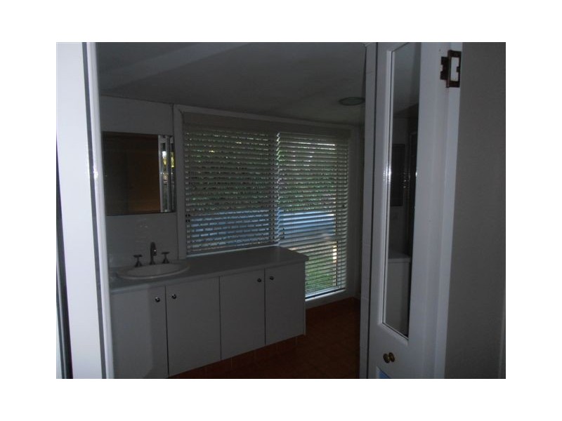 9 Fumitery Crt, Shailer Park QLD 4128