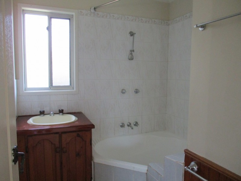 1 Sylvia Street, Loganlea QLD 4131