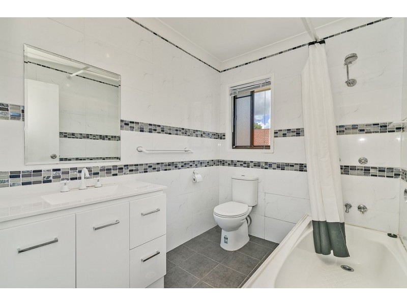 8/16 Pine Ave, Beenleigh QLD 4207