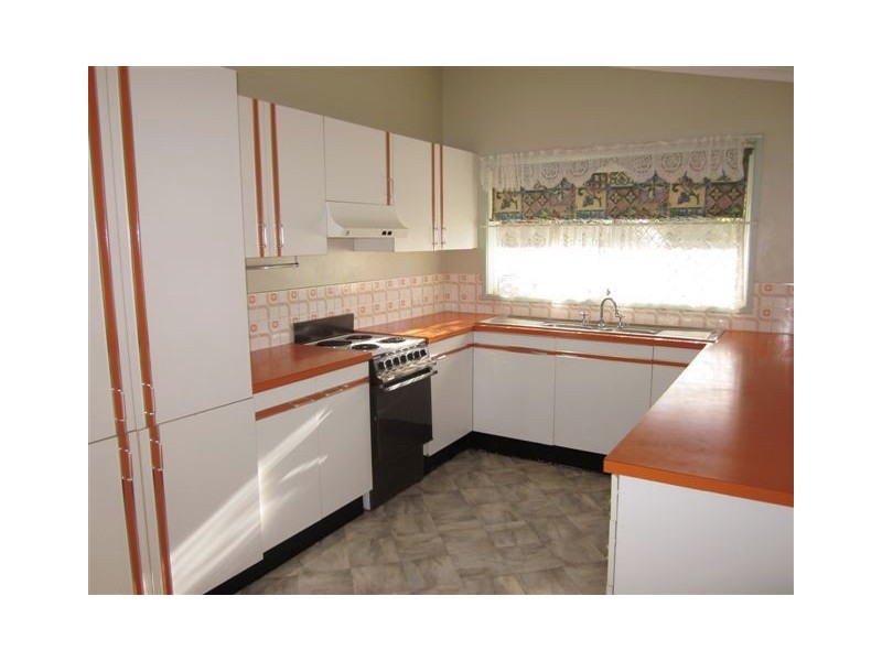 32 Schweitzer Street, Mount Warren Park QLD 4207