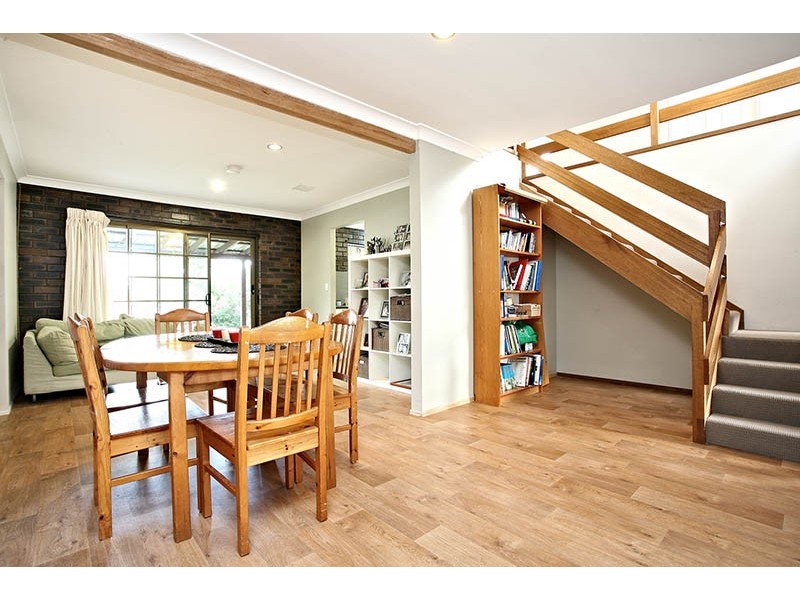 18 Kaiser Drive, Windaroo QLD 4207