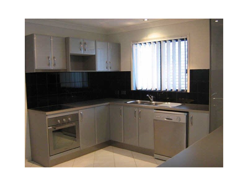 34 Woodlands Blvd, Waterford QLD 4133