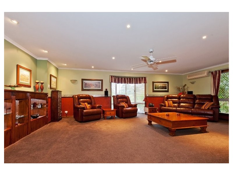 43 Yvonne Cres, Mount Warren Park QLD 4207