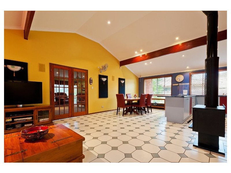 43 Yvonne Cres, Mount Warren Park QLD 4207