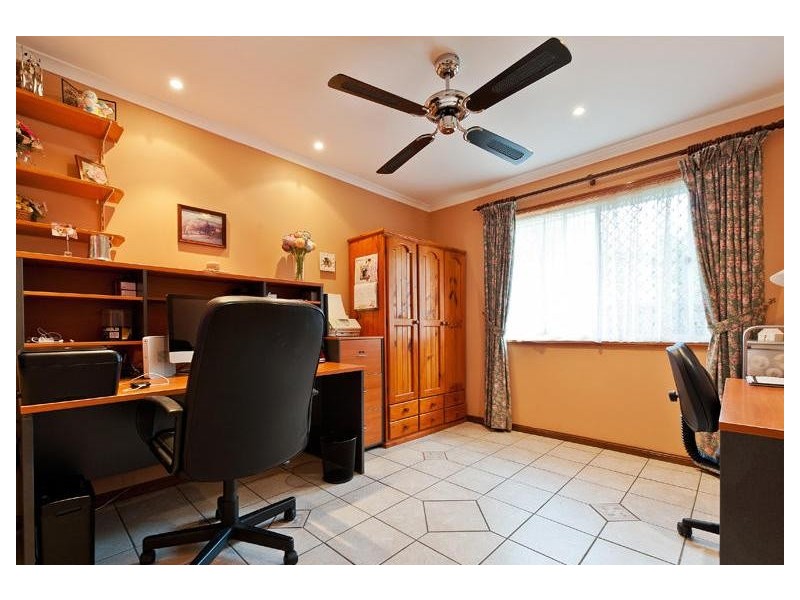 43 Yvonne Cres, Mount Warren Park QLD 4207