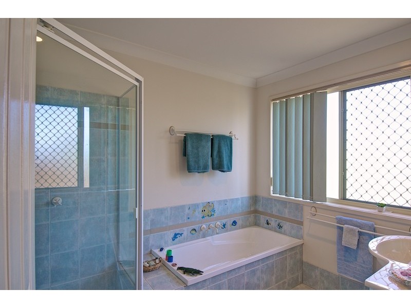 Edens Landing QLD 4207