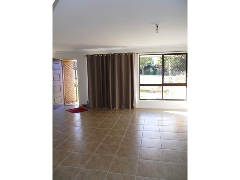 95 Mount Warren Blvd, Mount Warren Park QLD 4207