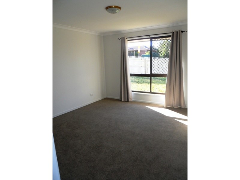 95 Mount Warren Blvd, Mount Warren Park QLD 4207