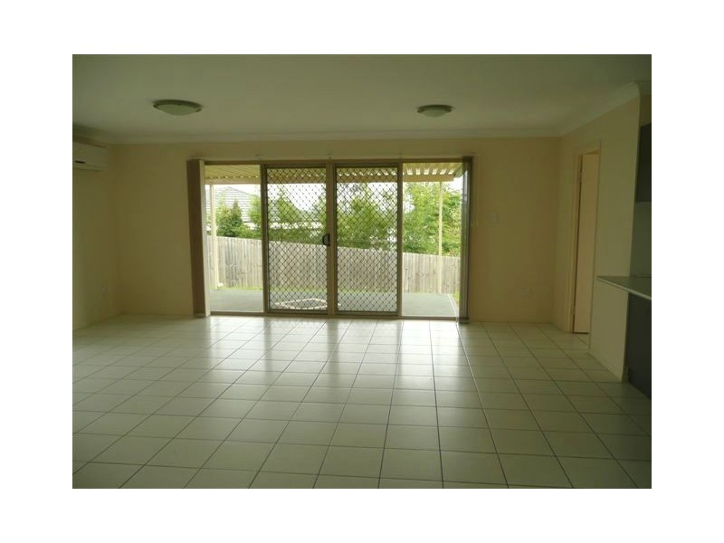 71 Woodlands Blvd, Waterford QLD 4133