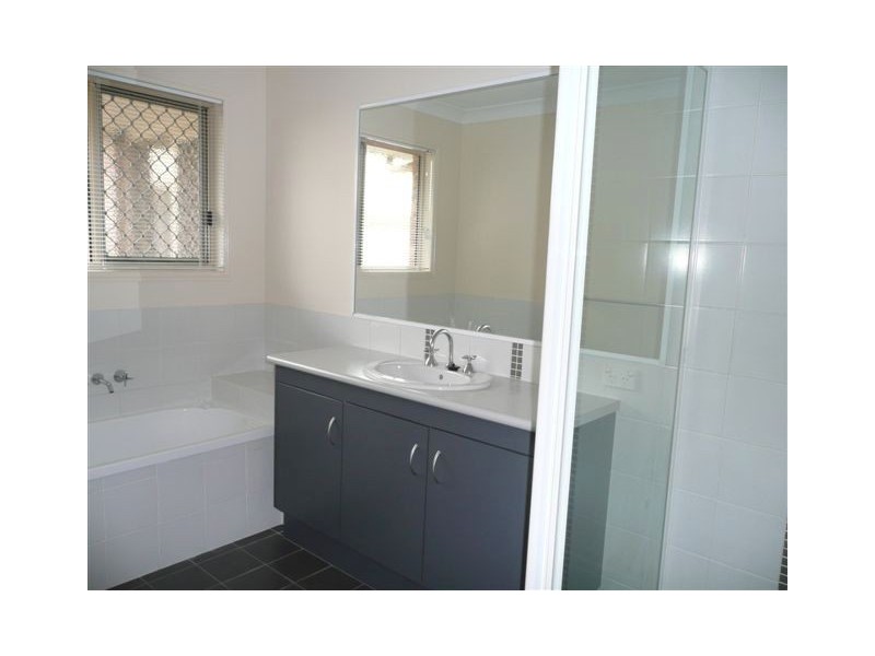 71 Woodlands Blvd, Waterford QLD 4133