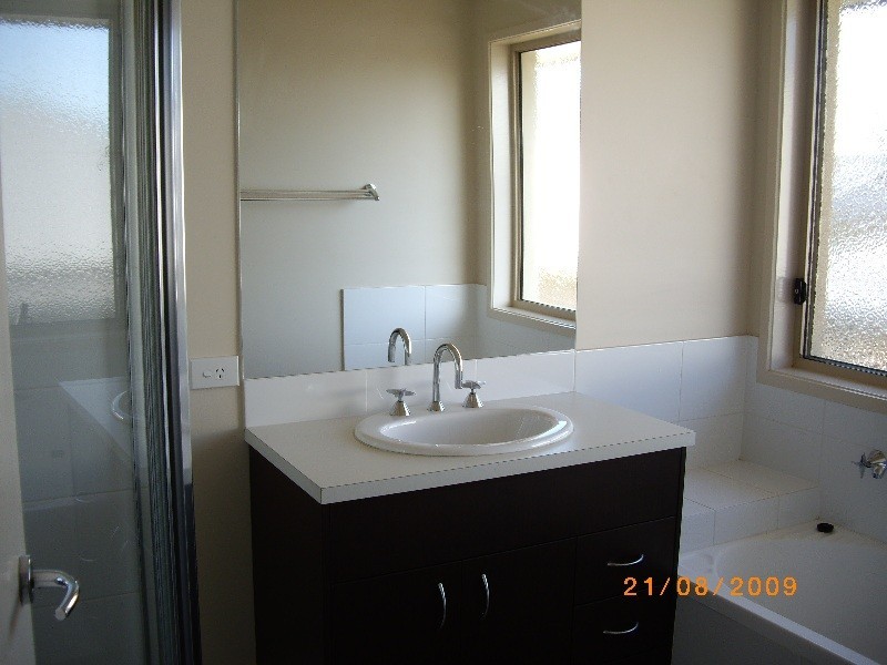 61 Woodlands Blvd, Waterford QLD 4133