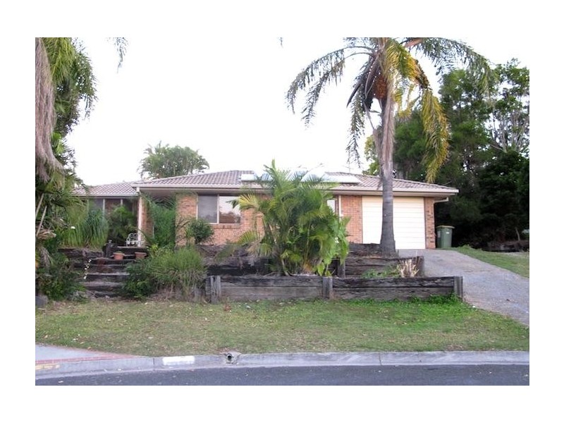 1 Settler Place, Edens Landing QLD 4207
