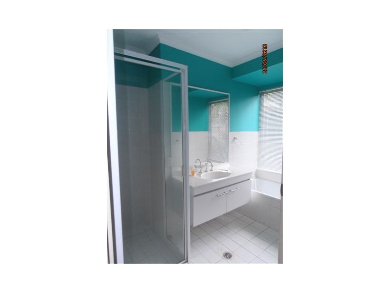1 Settler Place, Edens Landing QLD 4207