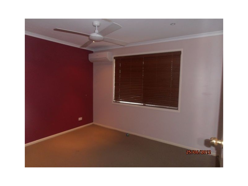 1 Settler Place, Edens Landing QLD 4207