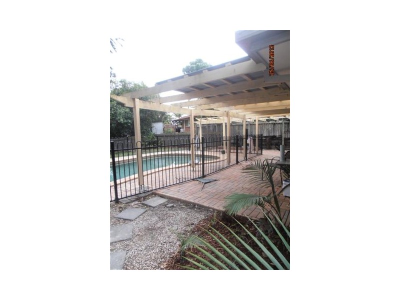 1 Settler Place, Edens Landing QLD 4207