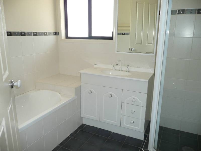 9 Nexus Close, Edens Landing QLD 4207