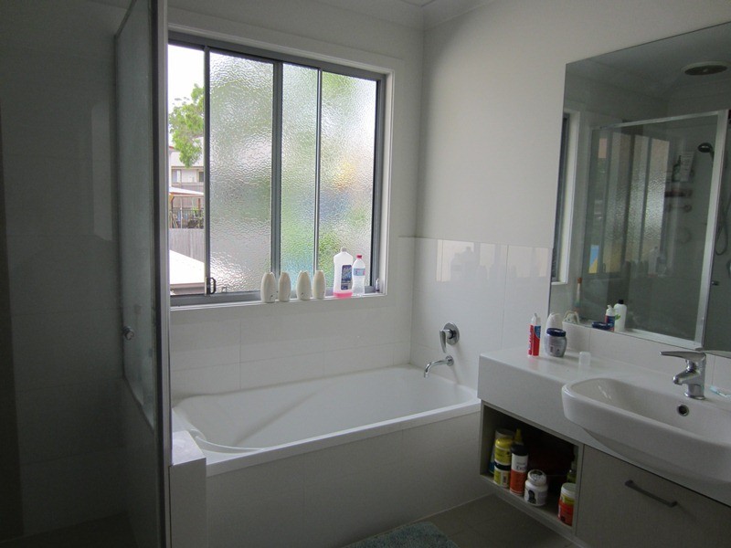 2/44 Woodlands Blvde, Waterford QLD 4133