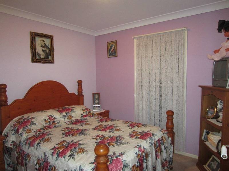 27 Grehan Cres, Mount Warren Park QLD 4207