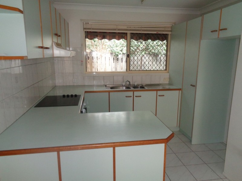 8 Coventry Crt, Slacks Creek QLD 4127