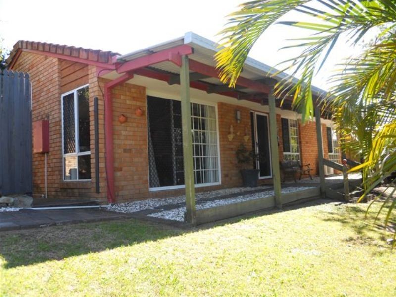 4 Tregana Cct, Edens Landing QLD 4207