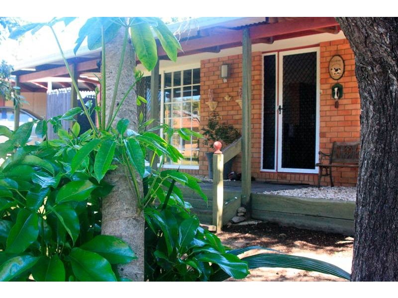 4 Tregana Cct, Edens Landing QLD 4207