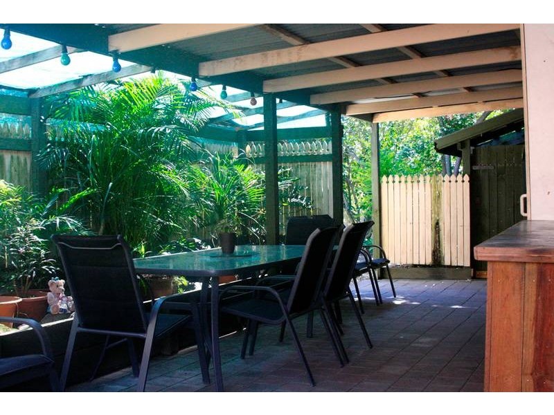 4 Tregana Cct, Edens Landing QLD 4207