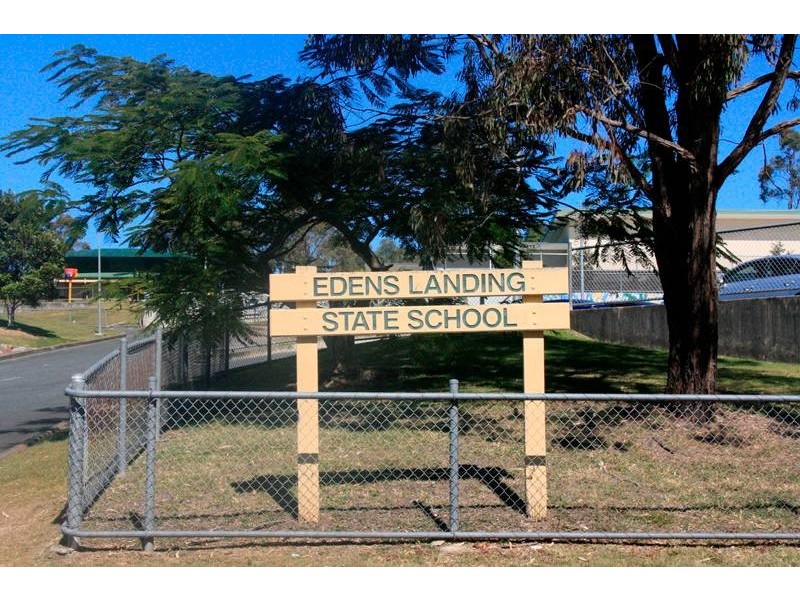 4 Tregana Cct, Edens Landing QLD 4207