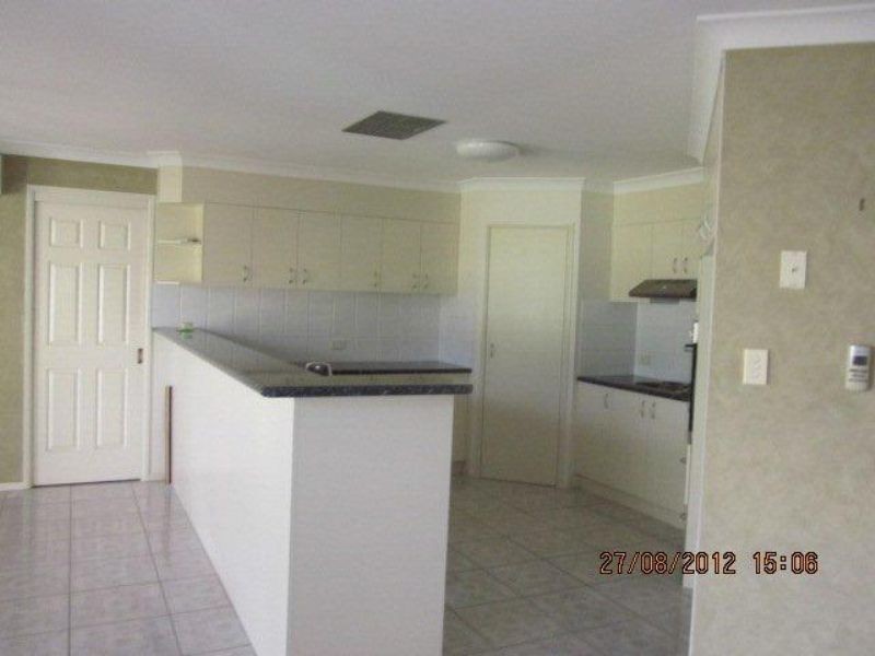 39 YVONNE CRS, Mount Warren Park QLD 4207