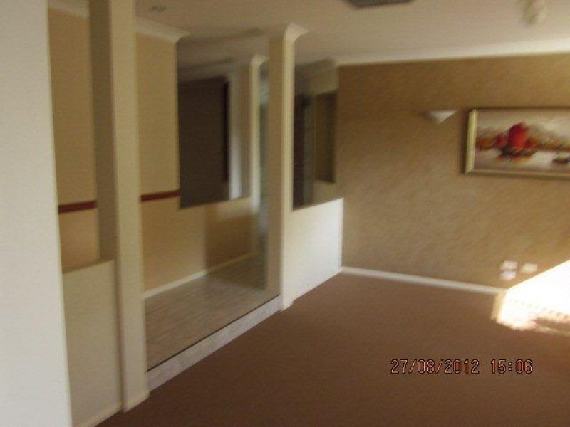 39 YVONNE CRS, Mount Warren Park QLD 4207