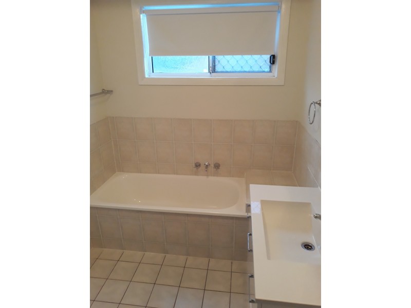 38 Chatfield St, Edens Landing QLD 4207