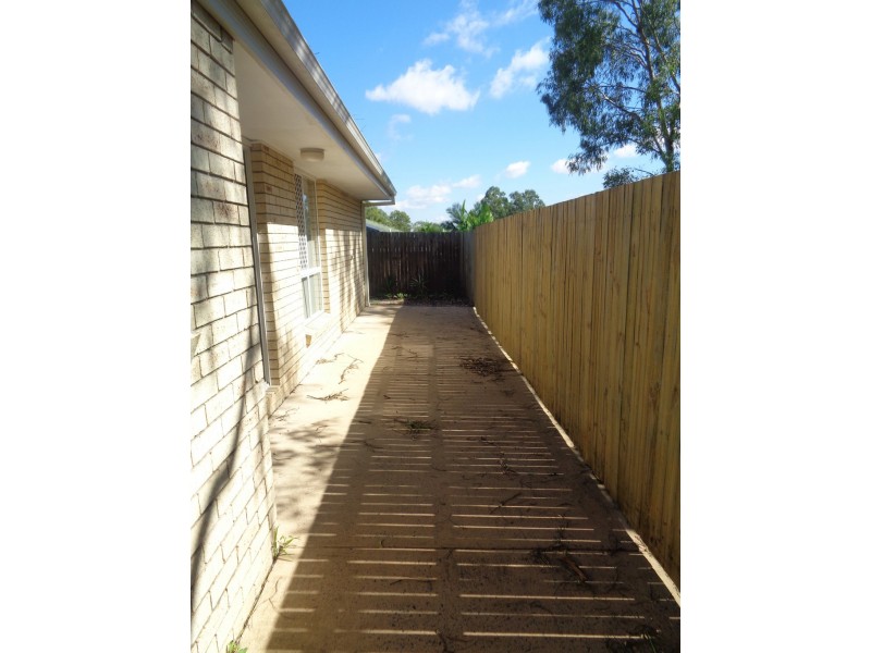 38 Chatfield St, Edens Landing QLD 4207