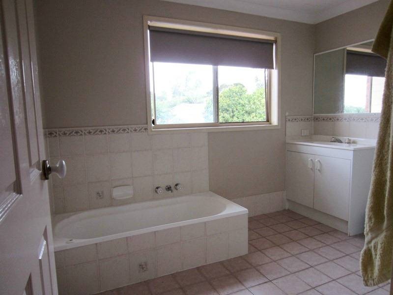 15 Gariswood Crt, Edens Landing QLD 4207