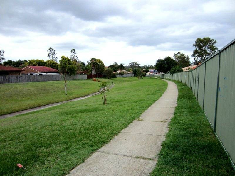 15 Gariswood Crt, Edens Landing QLD 4207