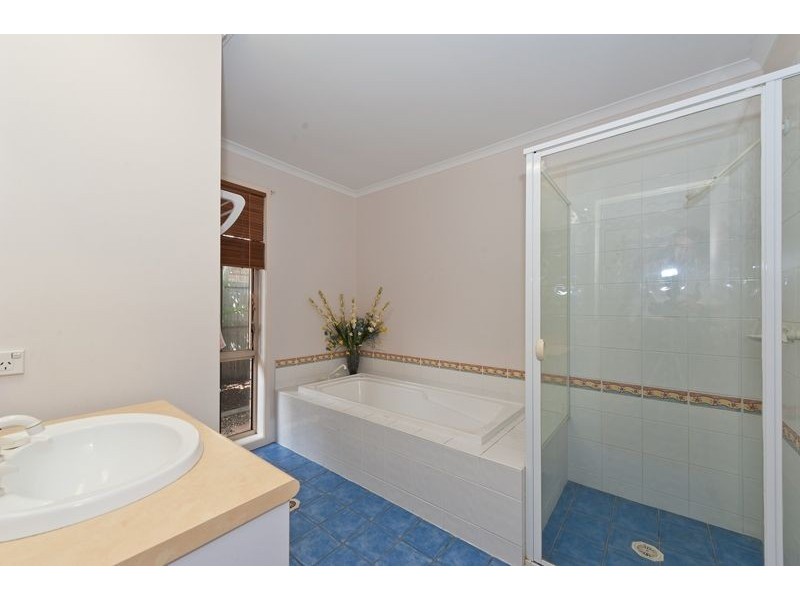 12 Karen Street, Jacobs Well QLD 4208