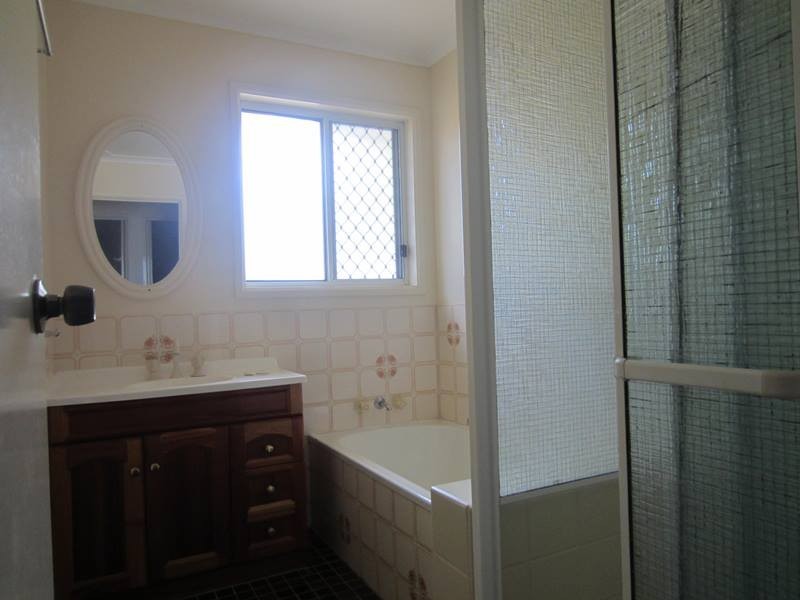 4 Lynette Crt, Bethania QLD 4205