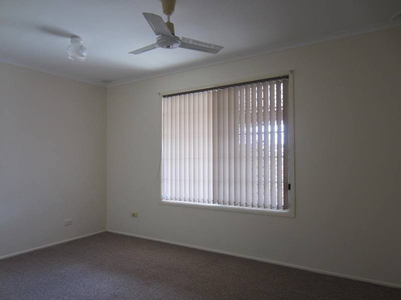 4 Lynette Crt, Bethania QLD 4205