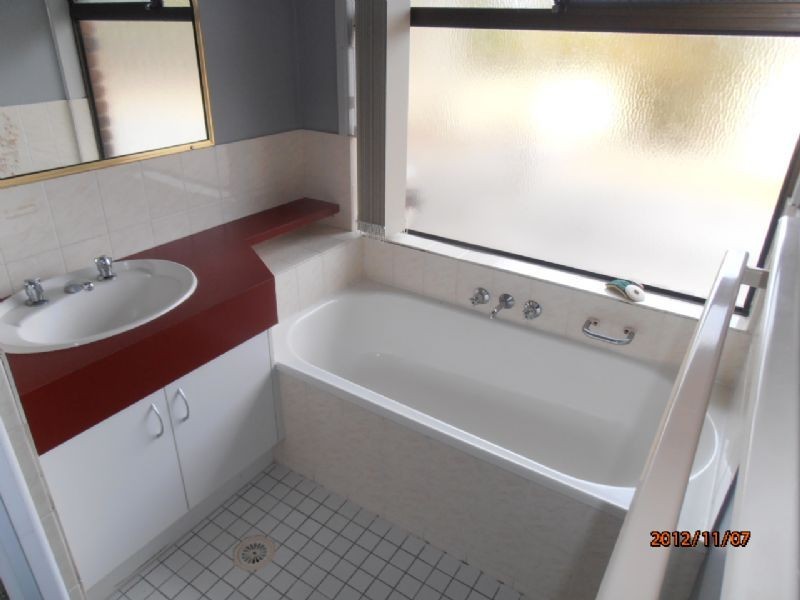 20 Thoms Cres, Mount Warren Park QLD 4207