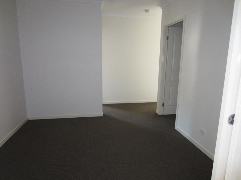 33 Mossman  Pde, Waterford QLD 4133