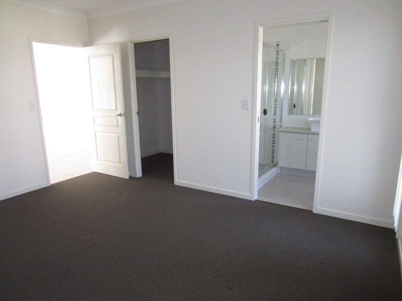 33 Mossman  Pde, Waterford QLD 4133