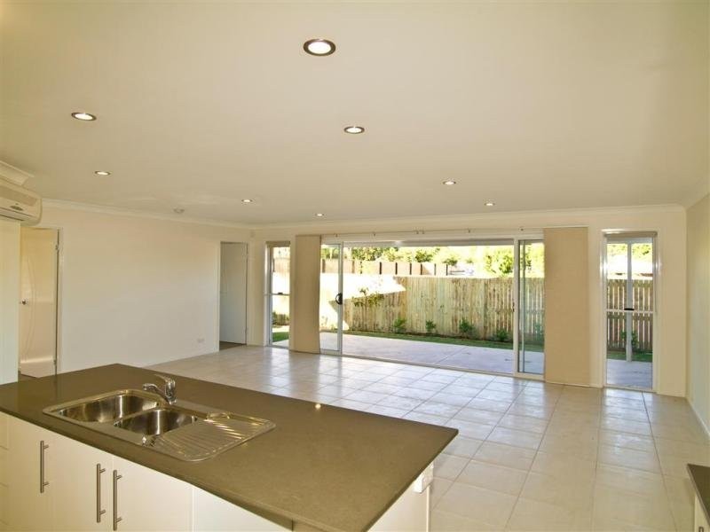2/55 Shailer Road, Shailer Park QLD 4128