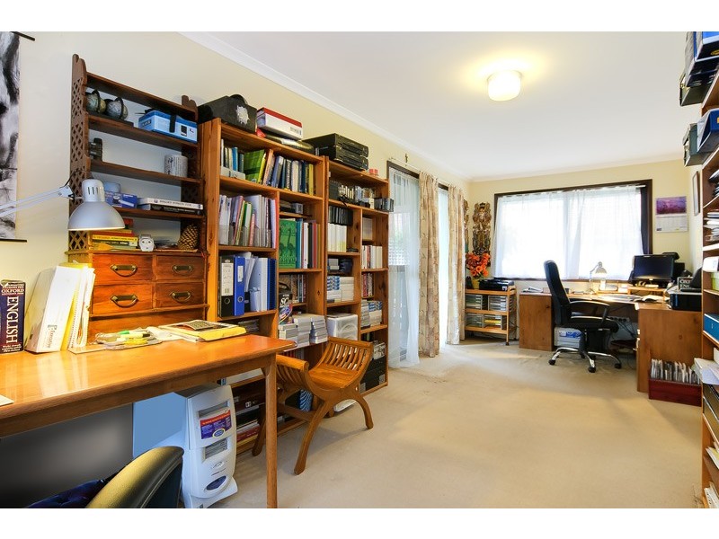 1 Innes Cres, Cornubia QLD 4130