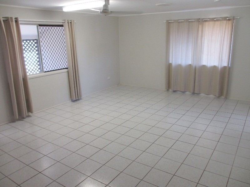 2 Baringa Ave, Logan Central QLD 4114