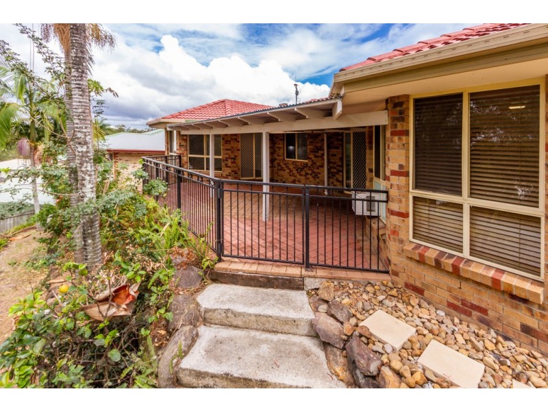 5 Costigan Terrace, Edens Landing QLD 4207