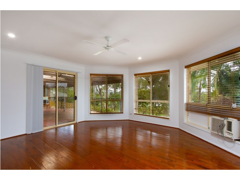 5 Costigan Terrace, Edens Landing QLD 4207